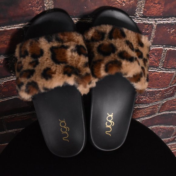 Sugar Fuzzy Leopard Slides - Picture 8 of 9